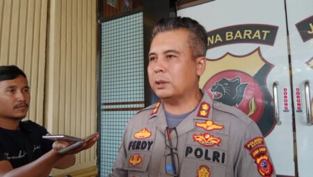 Polresta Bogor Sebut 311 Mahasiswa IPB Terjerat Pinjol Wakapolresta Bogor Kota, AKBP Ferdy Irawan saat memberikan keterangan pers terkait kasus ratusan mahasiswa IPB yang terjerat Pinjol di mako Polresta Bogor Kota, Selasa 15 November 2022 / ceklissatu