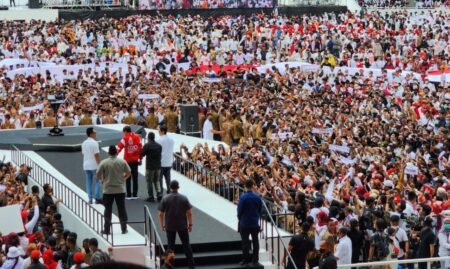 Kriteria Pemimpin 2024 Ala Jokowi, Berambut Putih Presiden Jokowi dalam acara silaturahmi nasional "Nusantara Bersatu" yang digelar oleh gabungan Relawan Jokowi / twitter