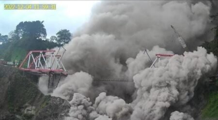 Gunung Semeru Erupsi, Muntahkan Awan Panas Hingga 7 KM Kondisi Gladak Perak Piket nol Lumajang pasca erupsi Semeru / istimewa