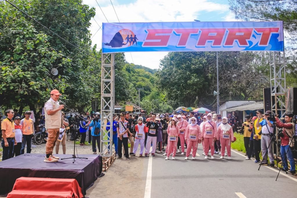 Gerak Jalan Watam di Jember Berlangsung Meriah Bupati Jember Hendy Siswanto buka getak jalan Watam Jember / dok. Pemkab Jember