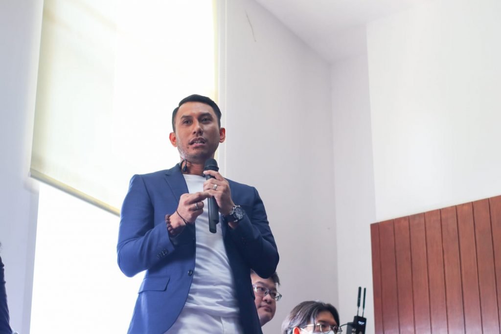 Surati Presiden Jokowi, DPD KNPI Kabupaten Malang Sampaikan 5 Tuntutan Tragedi Kanjuruhan Ketua DPD KNPI Kabupaten Malang, Zulham Akhmad Mubarrok