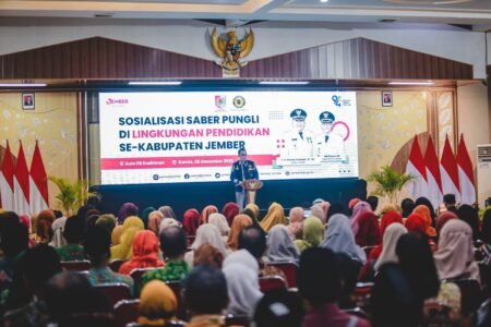Bupati Jember Perintahkan Para Kepala Sekolah Hindari Pungli Sosialisasi Saber Pungli Kabupaten Jember / ipf