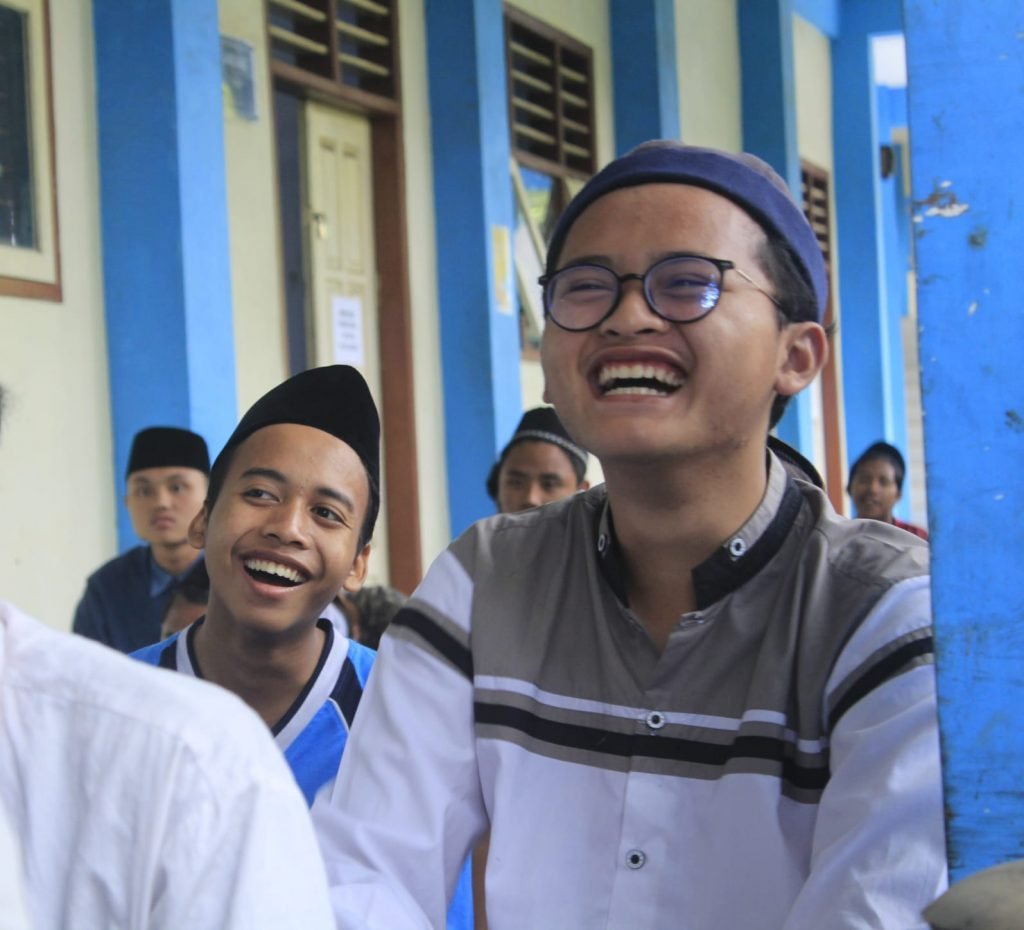 Pertegas Eksistensi, Jurusan Bahasa Kelas Idaman Kembali Gelar Pementasan Ekspresi siswa menikmati jalannya pementasan kelas bahasa SMA An Nur