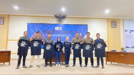 KPUR Unesa Sukses Gelar Pemira, Bawa Semangat Demokrasi Komisi pemilihan umum raya (KPUR) Universitas Negeri Surabaya (UNESA)