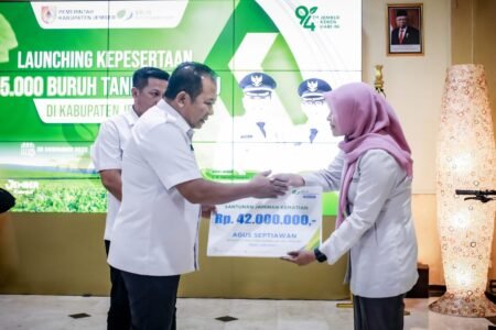 Pemkab Jember Daftarkan 15 Ribu Petani Tembakau BPJS Ketenagakerjaan Pemkab Jember daftarkan petani tembakau BPJS Ketenagakerjaan/ ipf
