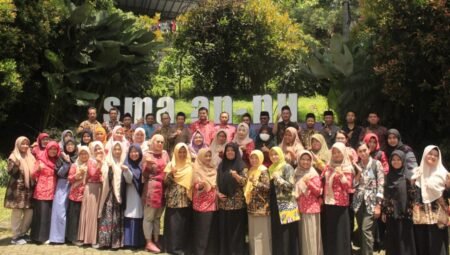 SMA An Nur Menjadi Tuan Rumah Pertemuan Guru Matematika Se-Kabupaten Malang Pertemuan guru matematika SMA se-kabupaten Malang di SMA An Nur Bululawang / ist