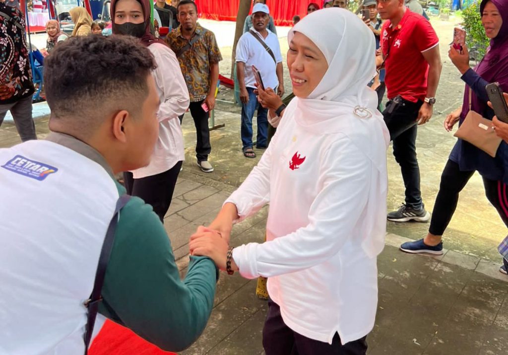 Koordinator bem nusantara bersama gubernur khofifah bersama menuju Pulau Lusi / ist