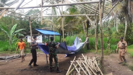 Resahkan Warga, Arena Judi Sabung Ayam di Gedangan Dibongkar Polisi Aparat gabungan membongkar arena Judi Sabung Ayam di Gedangan