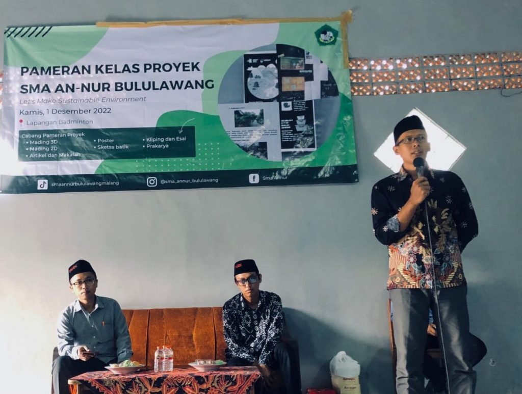 Implementasikan Kurikulum Merdeka Melalui Kegiatan Pameran Proyek Vol.1 Potret Pelaksanaan pameran kelas Proyek SMA An Nur Bululawang
