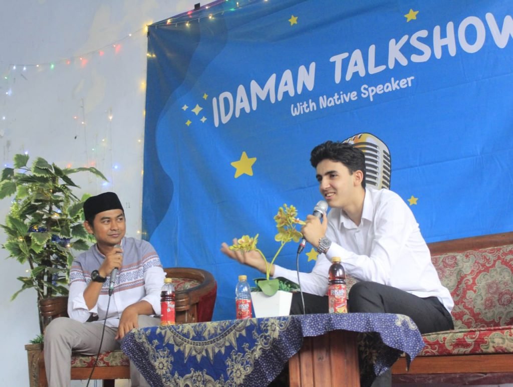 Pembukaan Pengembangan Bahasa Asing dan Talkshow Bersama Native Dari Libya Pembukaan Pengembangan Bahasa Asing dan Talkshow Kelas Idaman SMA An Nur Bululawang Bersama Native Dari Libya