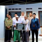 Berbagi Ratusan Bingkisan Lebaran, Warnai Peresmian Mushollah di Pronojiwo