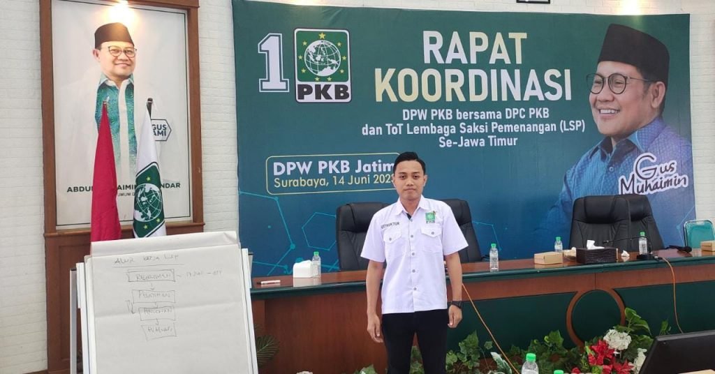 Siapkan ribuan Calon Saksi Partai, Ketua Lembaga Kaderisasi DPC PKB Kota Malang “ Kami Siap Songsong Pemilu 2024” Moh. Badrul Bari Ketua Lembaga Kaderisasi DPC PKB Kota Malang Saat dalam Forum Koordinasi Partai Tingkat Wilayah di Kantor DPW PKB Jawa Timur