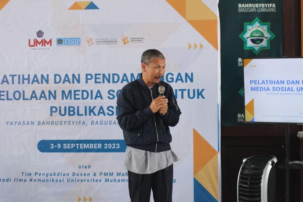 Berbagi Ilmu, Tim Pengabdian Dosen dan PMM UMM Pelopori Kegiatan Pelatihan dan Pendampingan di Yayasan Bahrusysyifa Sambutan dosen UMM dalam pembukaan pelatihan