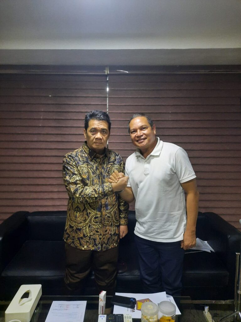 Temui Petinggi DPP Gerindra, Isa Suneth Berbagi Ide Membangun dan Mengembangkan Daerah Pertemuan Muhammad Isa Suneth bersama Ahmad Riza Patria di kantornya pada senin 6 mei 2024