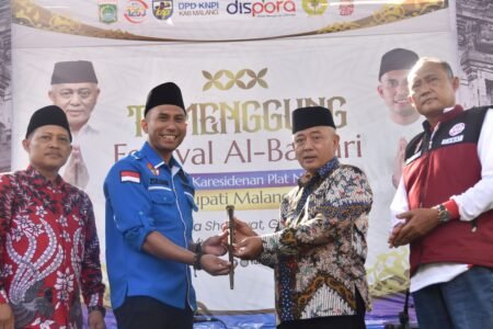 Tanggapi Aduan Warga, Tokoh Pemuda Kabupaten Warning PJ Walikota Malang Ketua DPD KNPI foto bersama Bupati Malang