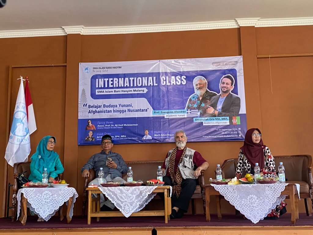 SMA Islam Bani Hasyim datangkan Guru Besar Yunani dalam International Class SMA Islam Bani Hasyim datangkan Guru Besar Yunani dalam International Class