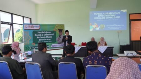 Workshop “Pembelajaran Sosial dan Emosional Berbasis Media Board Game” di SD Islam Bani Hasyim