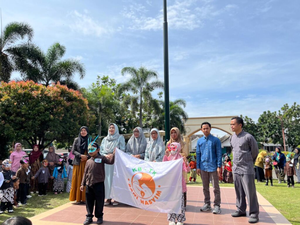 Launching Penerimaan Santri Baru KB-TK Bani Hasyim Berlangsung Meriah Launching Penerimaan Santri Baru KB-TK Bani Hasyim Berlangsung Meriah
