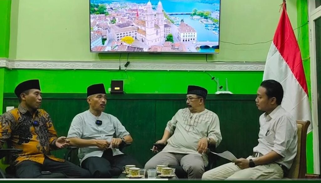 Tanggapi Pembahasan Ranperda Pajak Daerah, Arif Wahyudi : UMKM dan PKL harus dibina Bukan dibinasakan Tanggapi Pembahasan Ranperda Pajak Daerah, Arif Wahyudi : UMKM dan PKL harus dibina Bukan dibinasakan