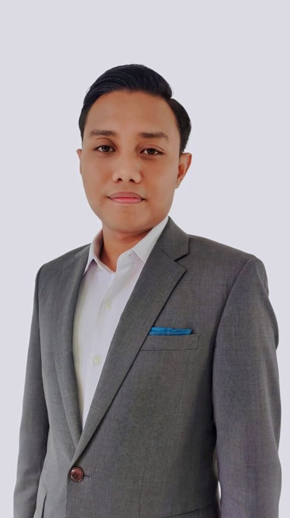Kekuasaan dan Pengetahuan: Siapa yang Mengendalikan Kebenaran? Kekuasaan dan Pengetahuan: Siapa yang Mengendalikan Kebenaran?