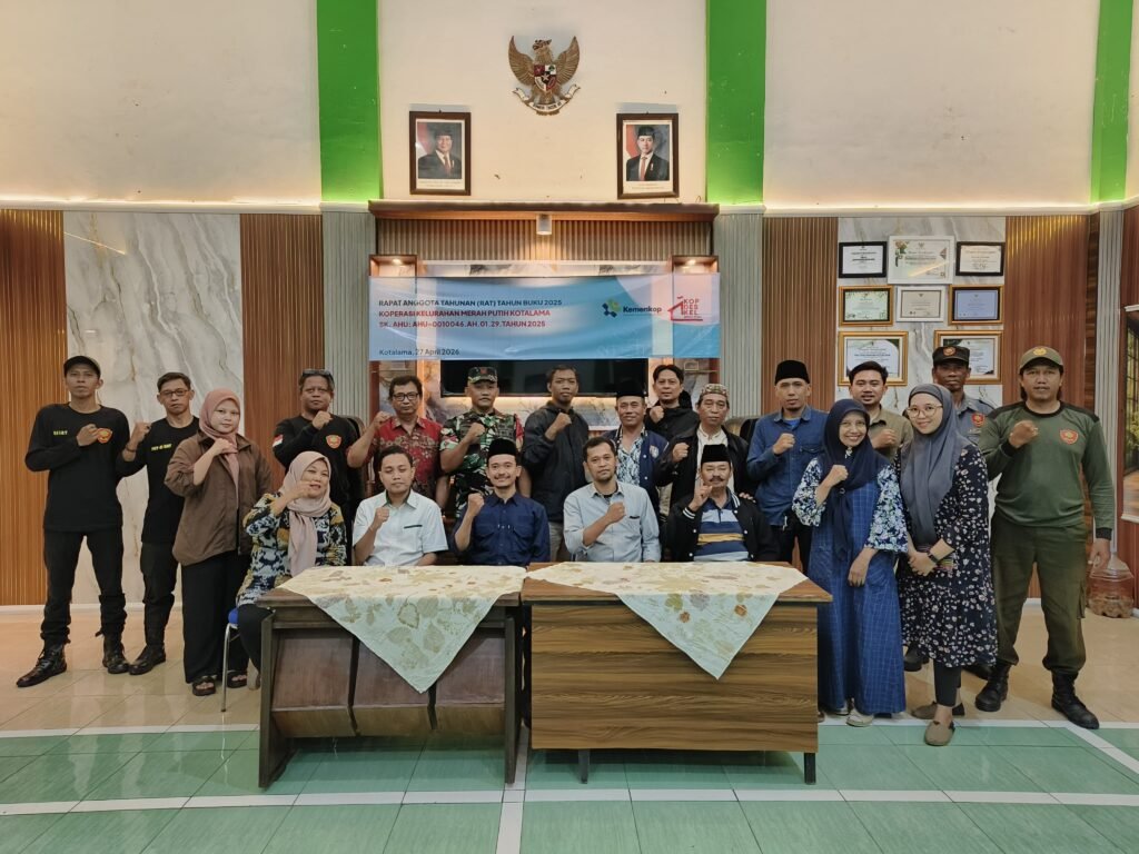 RAT Koperasi Kelurahan Merah Putih Kotalama Digelar, Pengurus Terus Fokus pada Penguatan Kelembagaan Foto bersama saat pelaksanaan Rapat anggota Tahunan (RAT) Koperasi Kelurahan Merah Putih Kotalama Kecamatan Kedungkandang Kota Malang