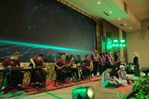 Netra Band Tampil Memukau di Pelantikan DPC PKB Kota Malang, Lantunan Al-Qur’an Tiga Bahasa Jadi Sorotan Netra Band Tampil Memukau di Pelantikan DPC PKB Kota Malang, Lantunan Al-Qur’an Tiga Bahasa Jadi Sorotan