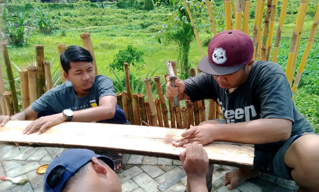 pembuatan tempat duduk