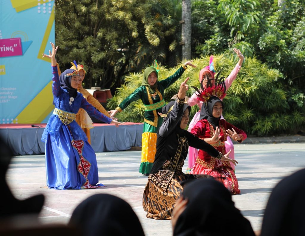 Potret Kemeriahan Class Meeting OSIS SMA An Nur Bululawang