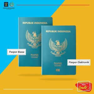 Comparison of a regular Indonesian passport and an e-passport.